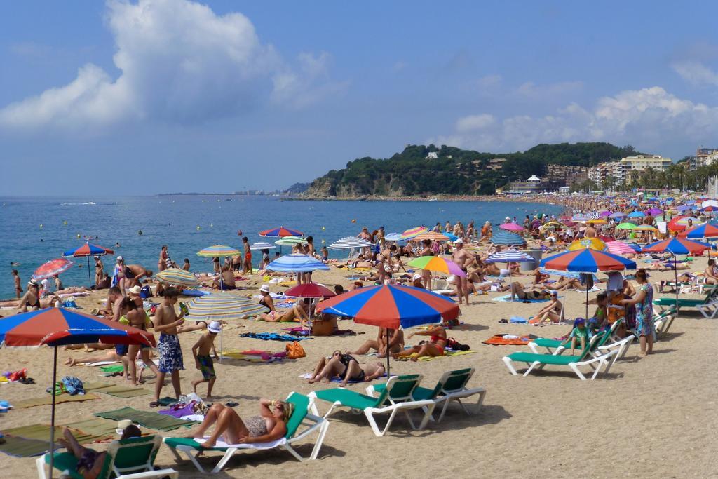 Sant Jordi Plaza Espana Lloret de Mar Rum bild