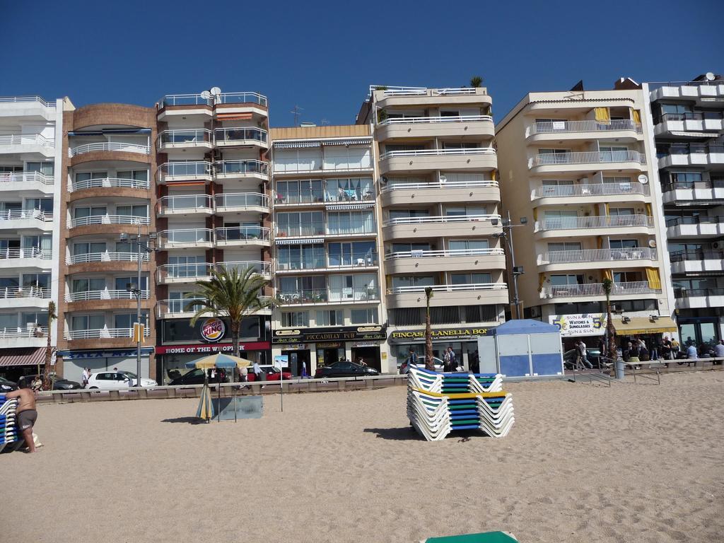 Sant Jordi Plaza Espana Lloret de Mar Rum bild